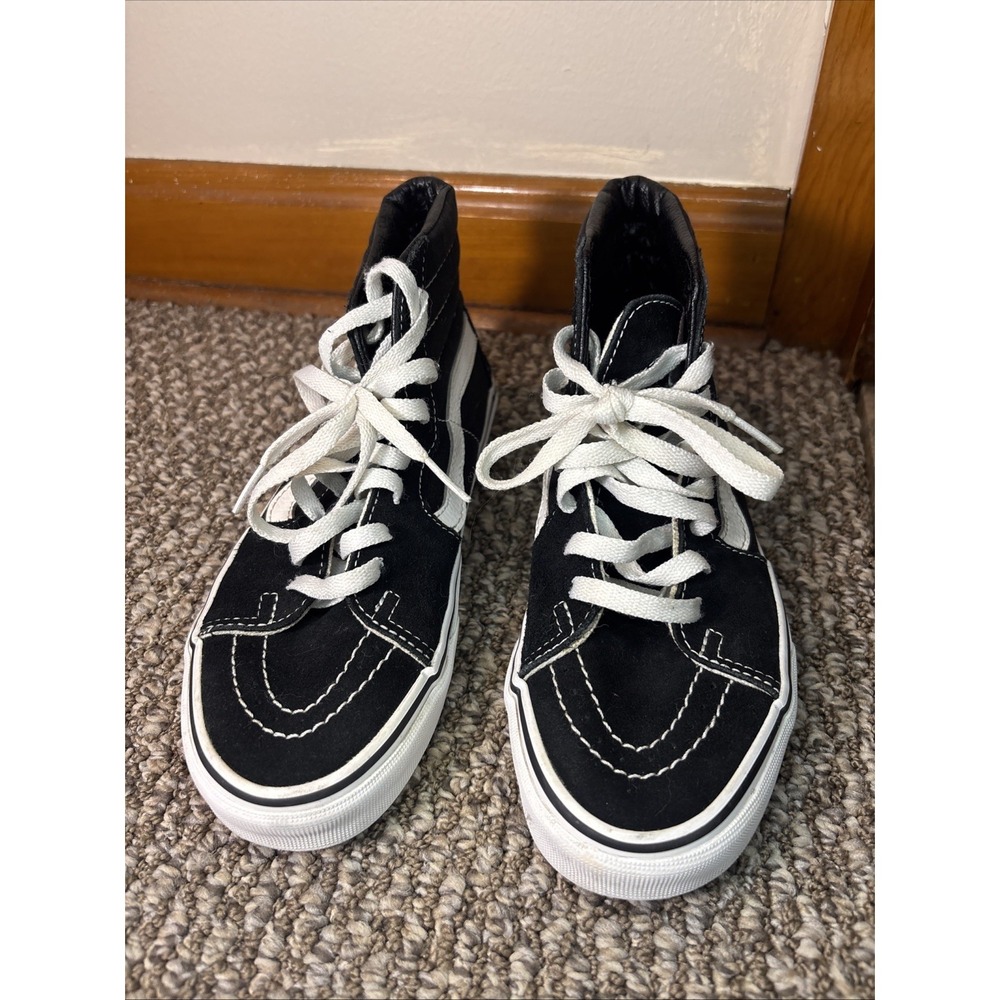 Women's 6 Vans Black High Top Casual Lace Up Sneakers  Good Conditions